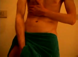 Webcam- Smooth Boy Danny in Towel